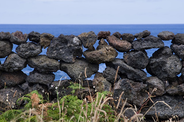 rock wall border
